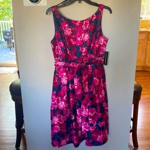 Jessica Howard Fit and flare size 6